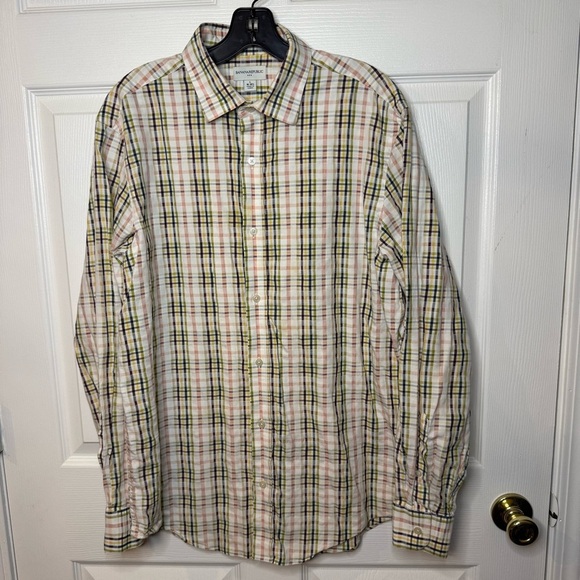 Banana Republic Men’s Large Long Sleeved Button Down Cream with Color Plaid GUC - Picture 1 of 6